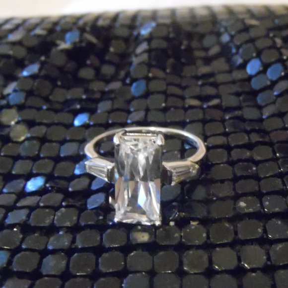 Radiance by Absolute Emerald Simulated Diamond Ring Size 8 - Picture 4 of 6